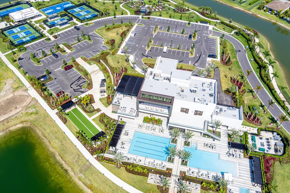 TELARO AT SOUTHERN GROVE - Residential