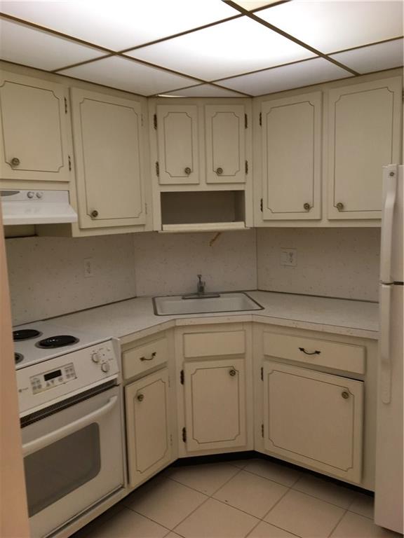 MAYBURY MANSIONS - Residential