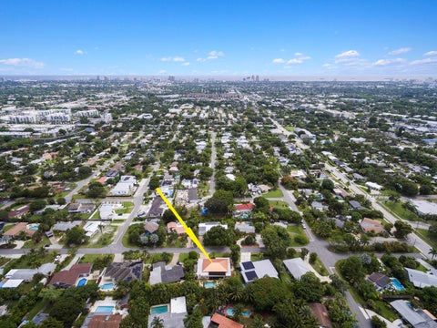 Tiny photo for 2701 NE 2ND Avenue, Wilton Manors, FL 33334 (MLS # B26090477)