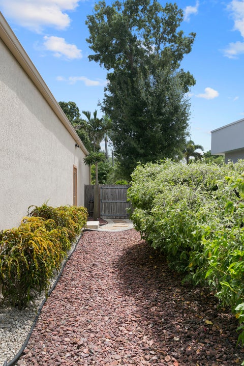 Tiny photo for 2701 NE 2ND Avenue, Wilton Manors, FL 33334 (MLS # B26090477)