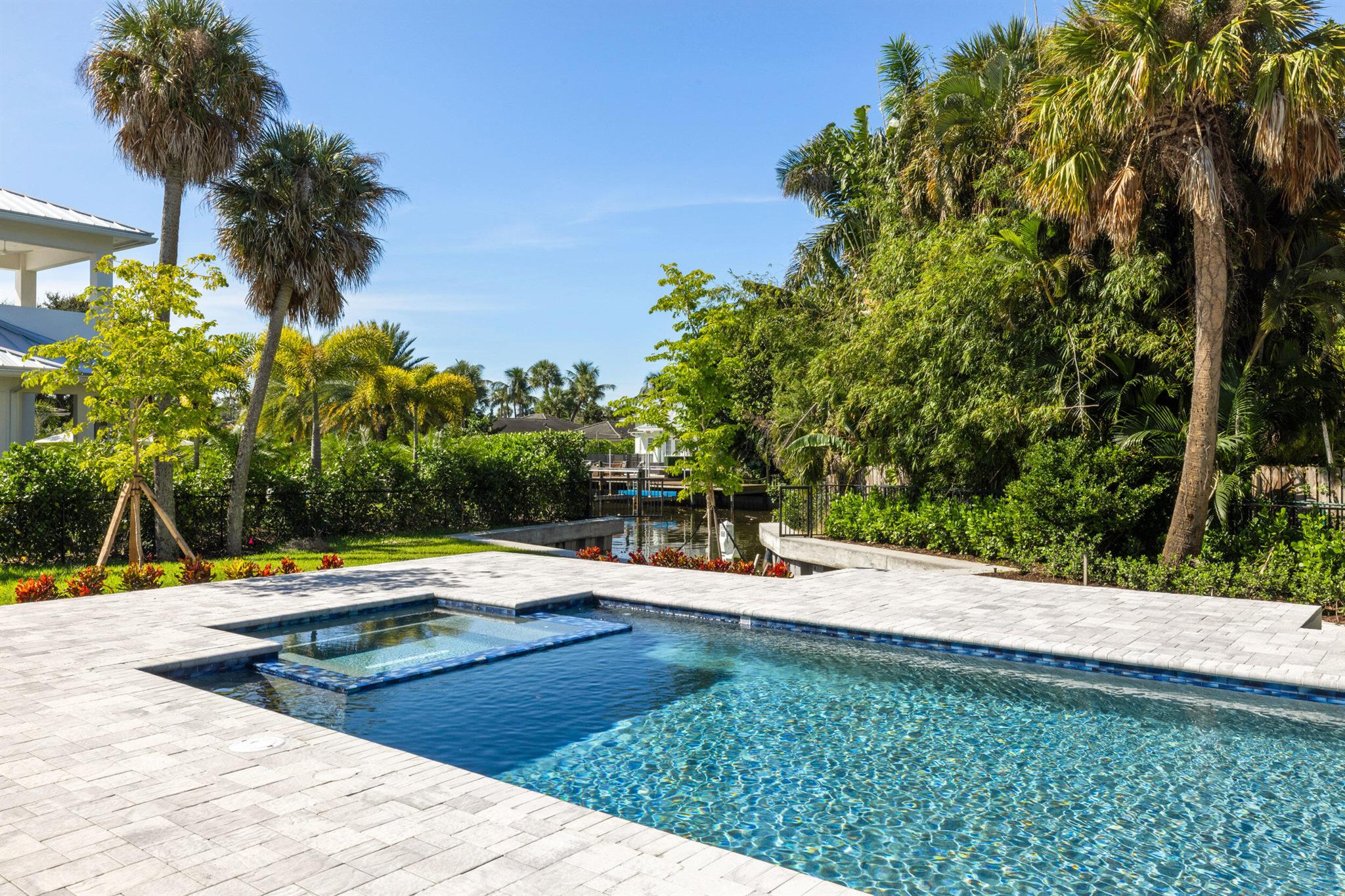 HIDDEN KEY - Residential