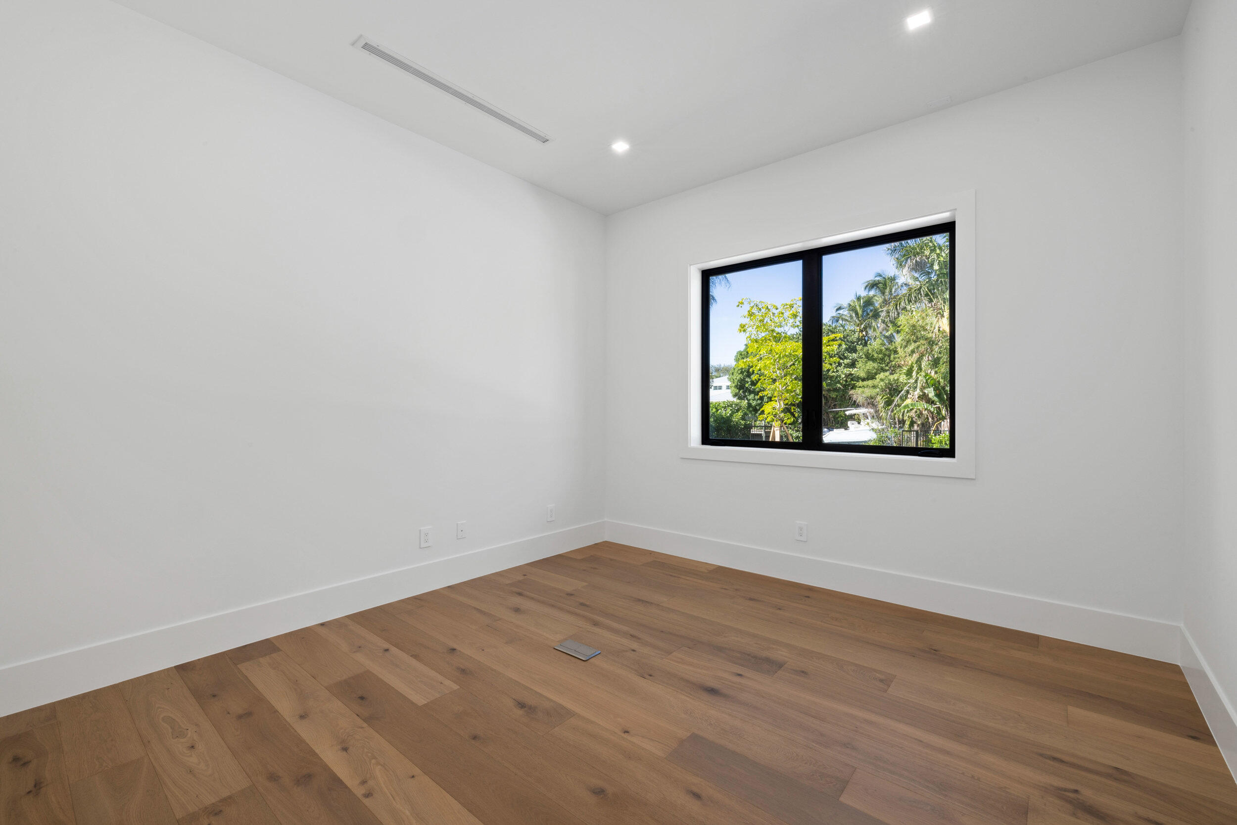 HIDDEN KEY - Residential