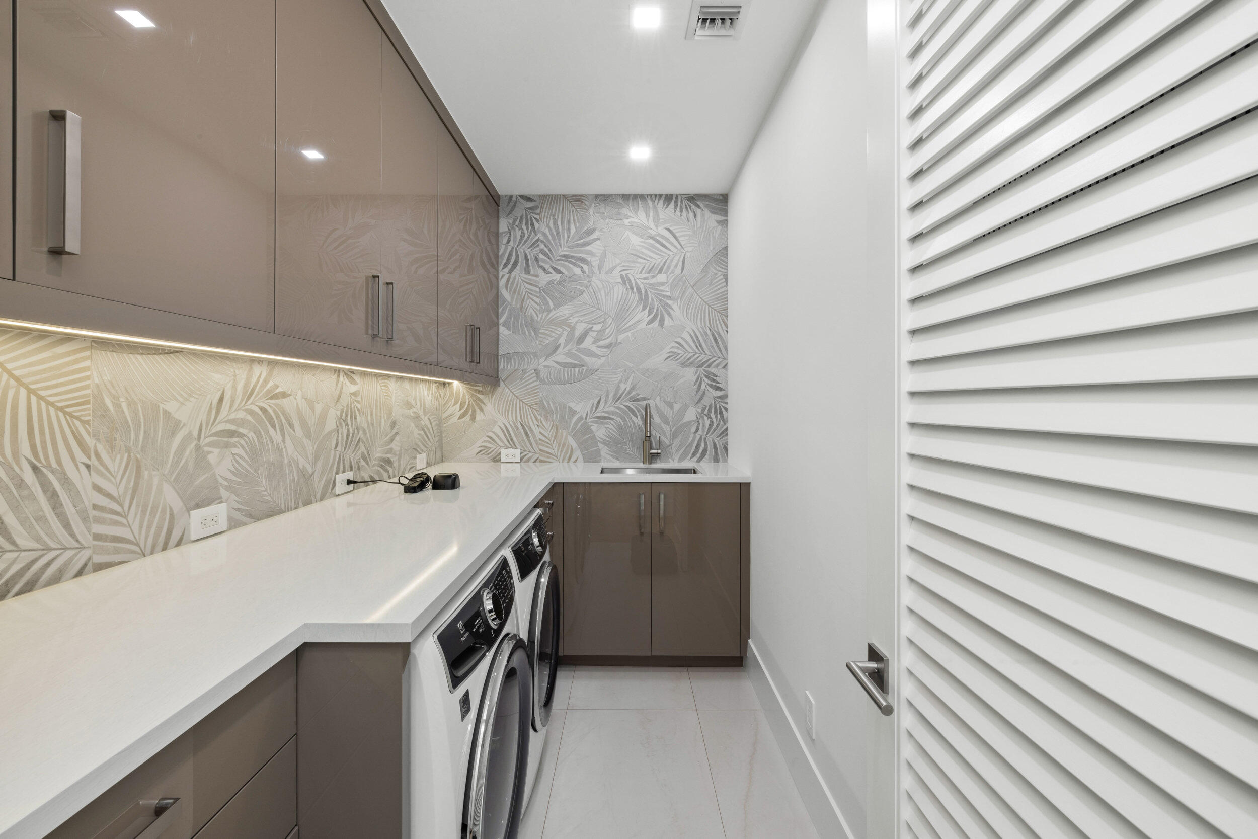 HIDDEN KEY - Residential