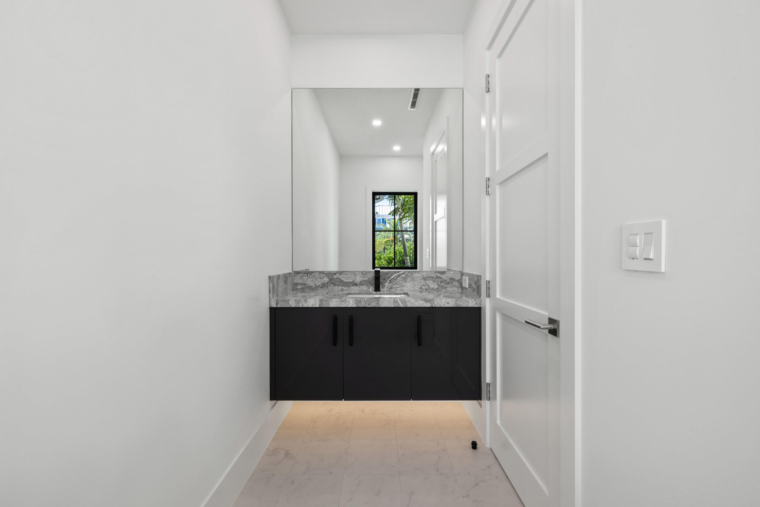 HIDDEN KEY - Residential