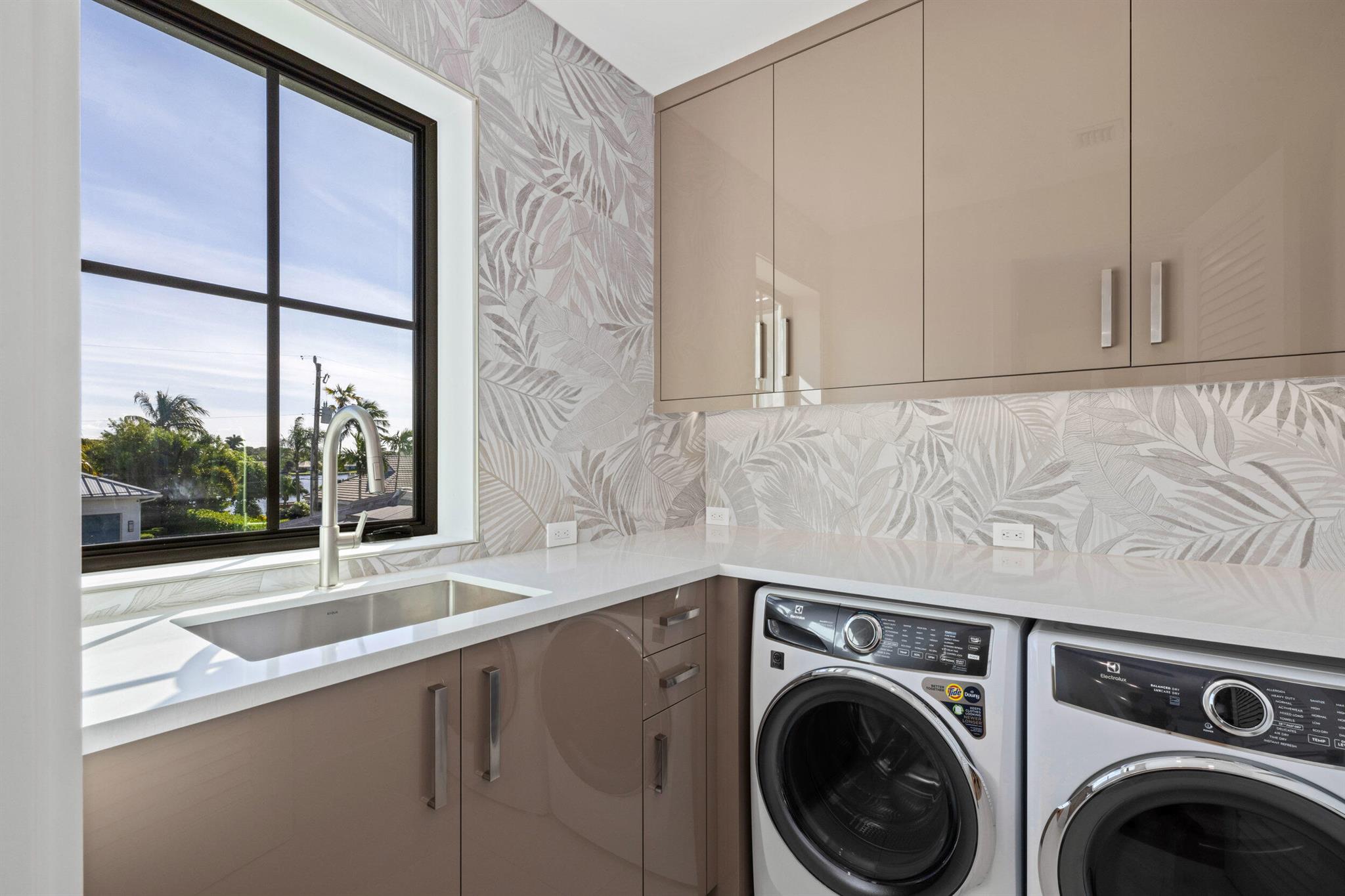 HIDDEN KEY - Residential