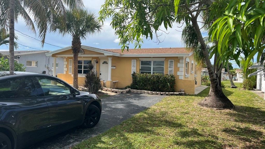 Photo of 6821 NW 28th St, Sunrise, FL 33313 (MLS # F10514338)