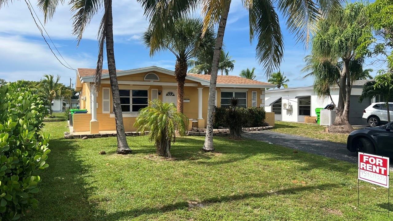 Welcome to your new home in the heart of Sunrise! This freshly painted 3-bedroom, 2-bathroom house features tile flooring throughout, central A/C, and a beautiful water view right from your backyard. Enjoy access to a community pool and serene surroundings in this quiet, well-maintained neighborhood.
Perfectly centrally located, you're just minutes from major highways, shopping centers, schools, and parks—making daily errands and commutes a breeze.
Don’t miss this opportunity to live in a move-in ready home with comfort, convenience, and charm!