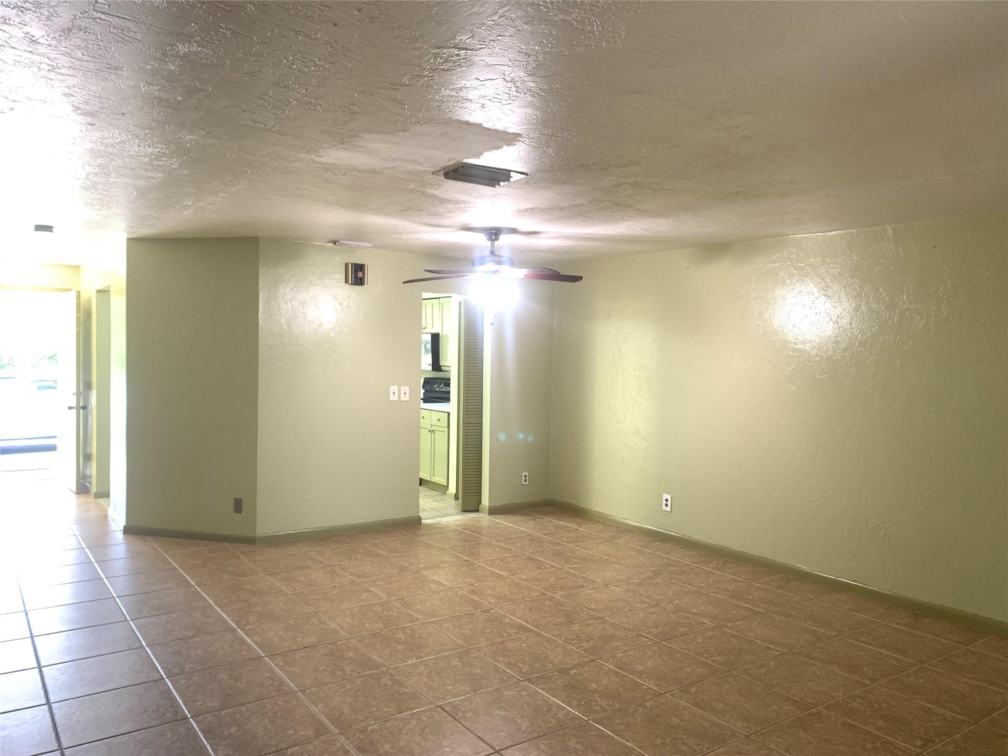 CASTLEWOOD - Residential Lease