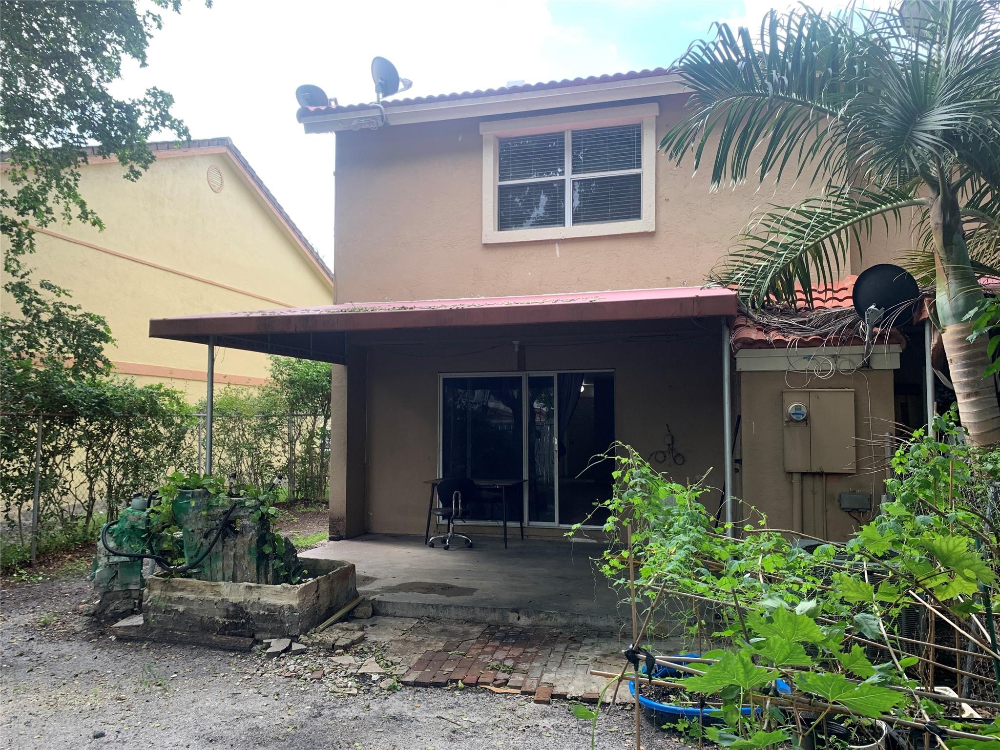 CASTLEWOOD - Residential Lease