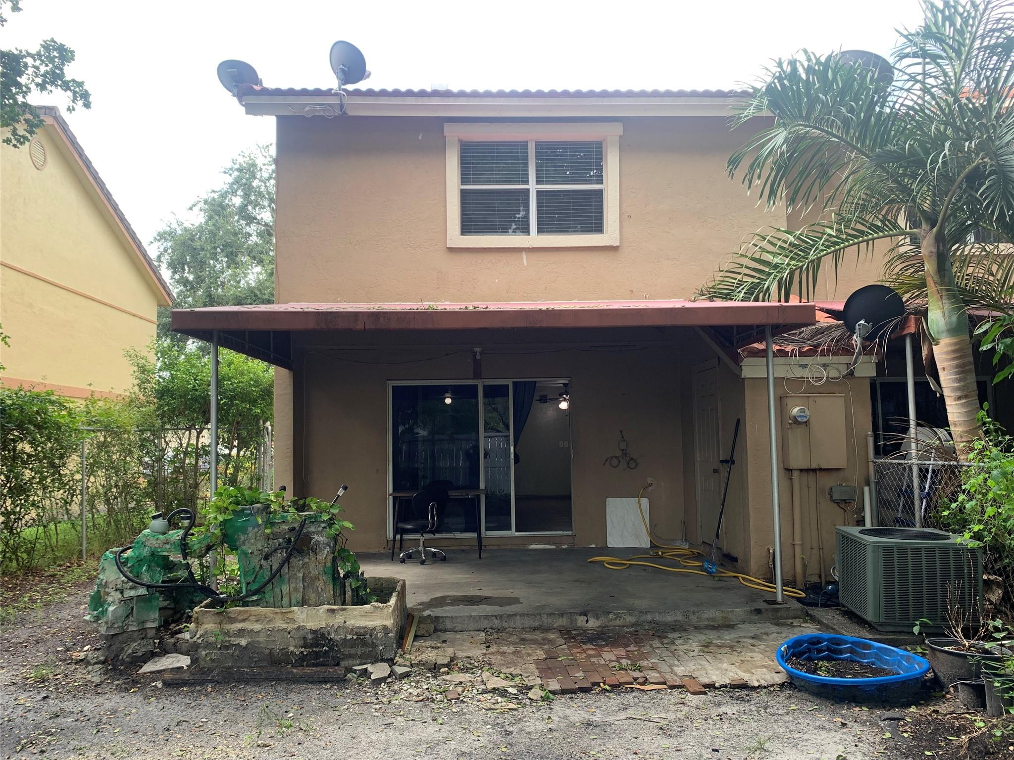 CASTLEWOOD - Residential Lease