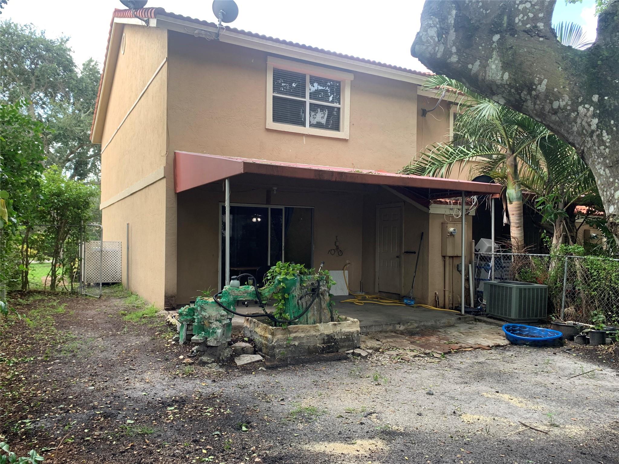 CASTLEWOOD - Residential Lease