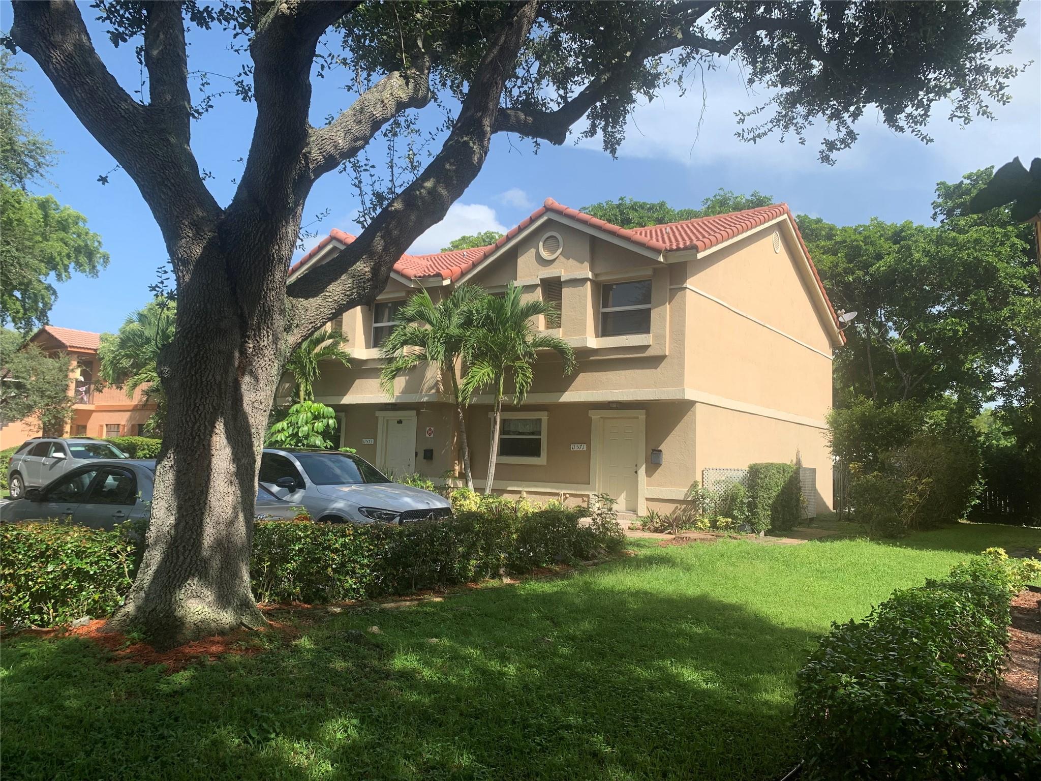 CASTLEWOOD - Residential Lease