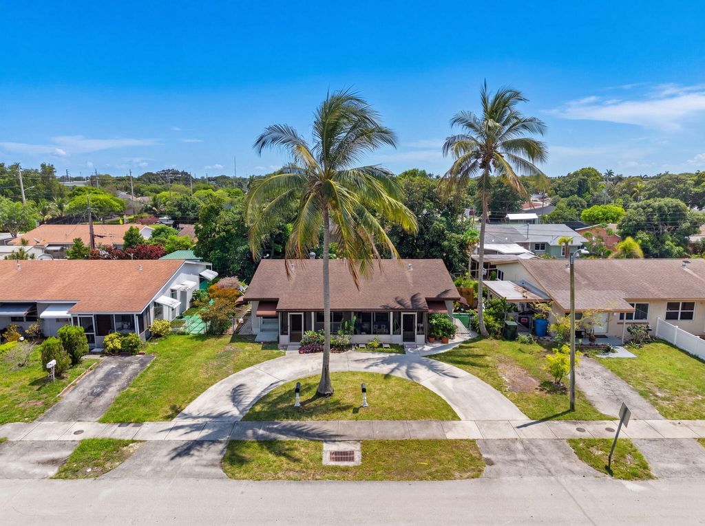 Photo of 540 NE 58th Street #1-2, Oakland Park, FL 33334 (MLS # B26038404)