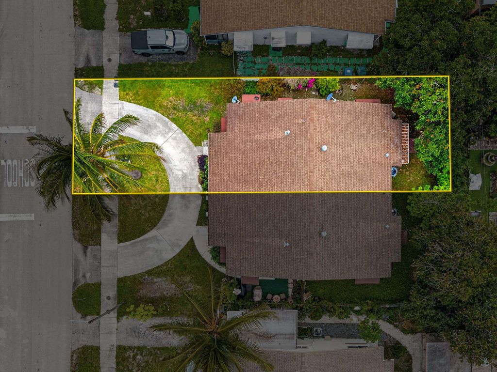 Photo of 540 NE 58th Street #1-2, Oakland Park, FL 33334 (MLS # B26038404)