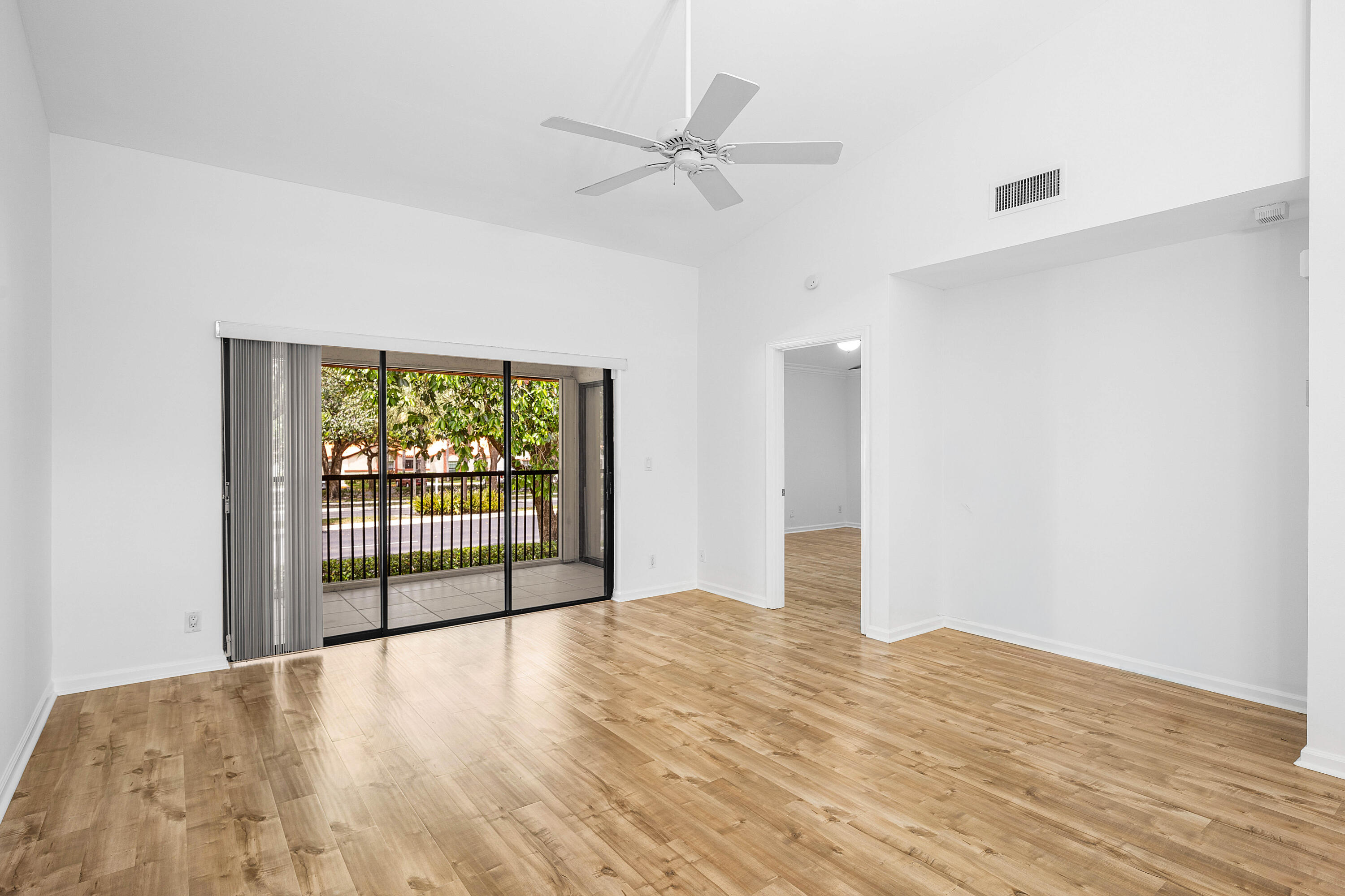 DIPLOMAT SQUARE CONDO - Residential Lease