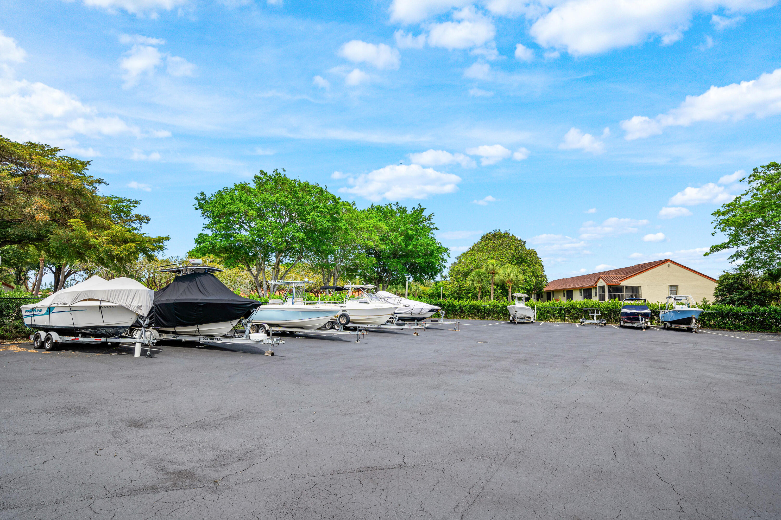 DIPLOMAT SQUARE CONDO - Residential Lease