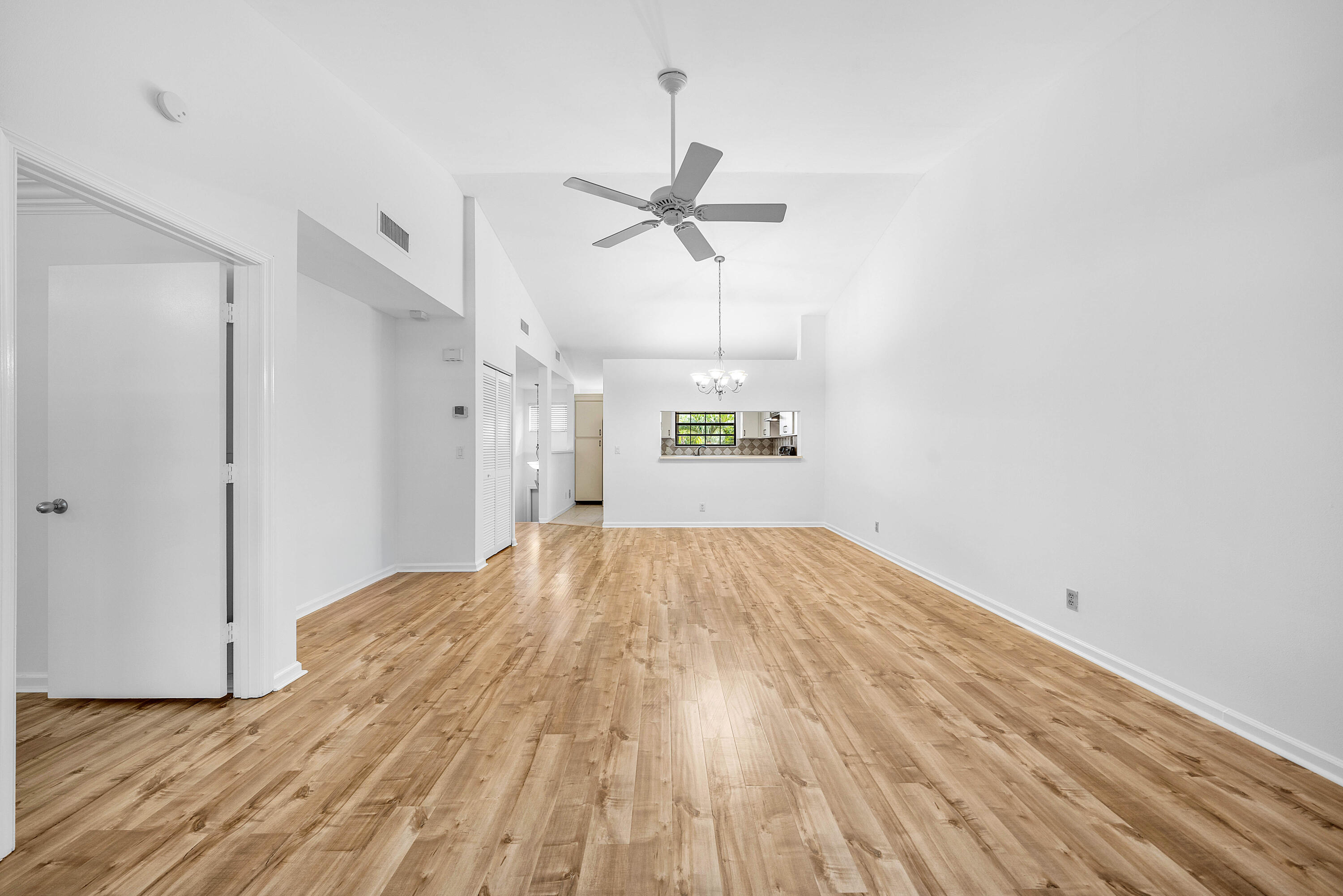 DIPLOMAT SQUARE CONDO - Residential Lease