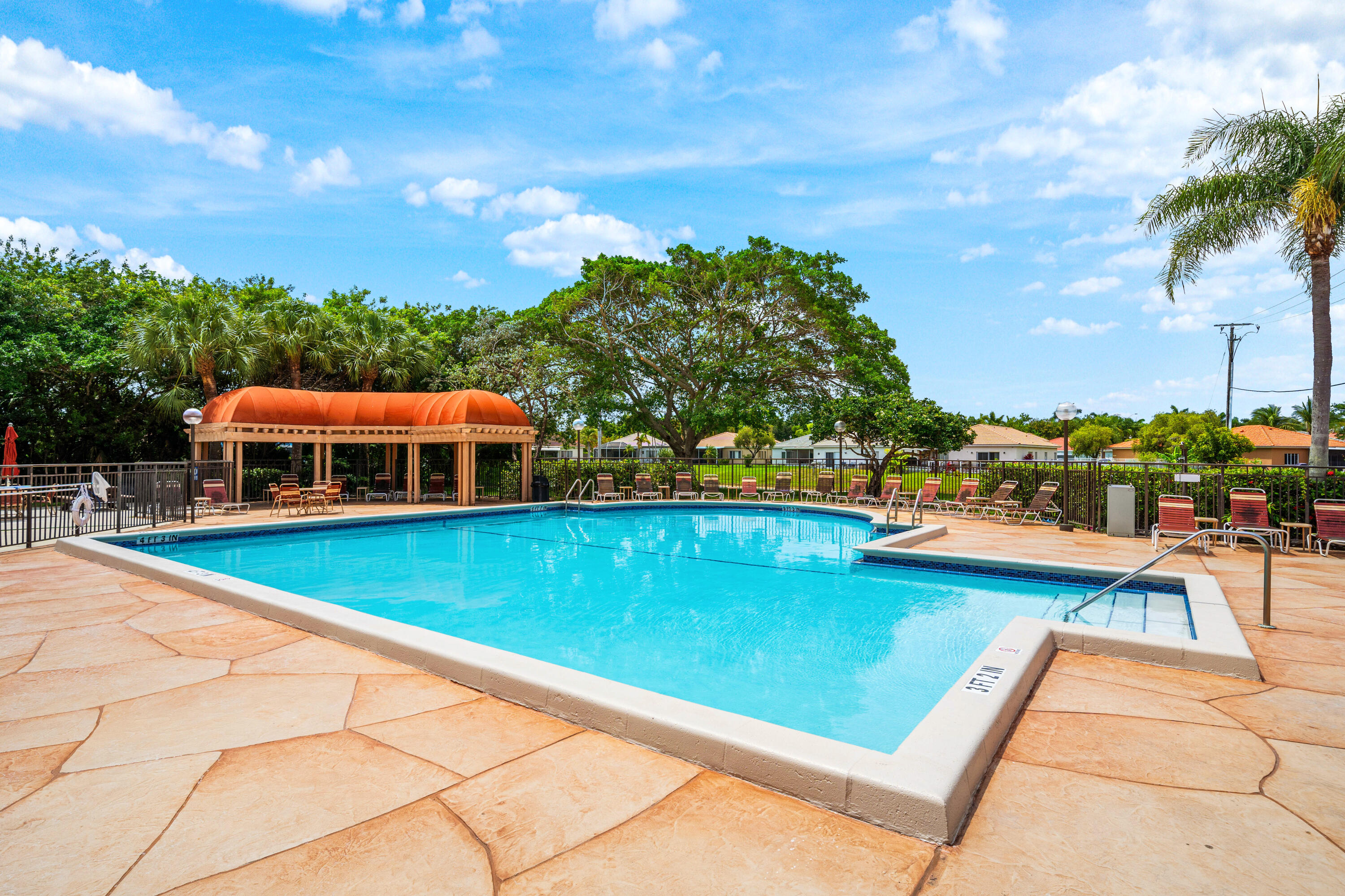 DIPLOMAT SQUARE CONDO - Residential Lease