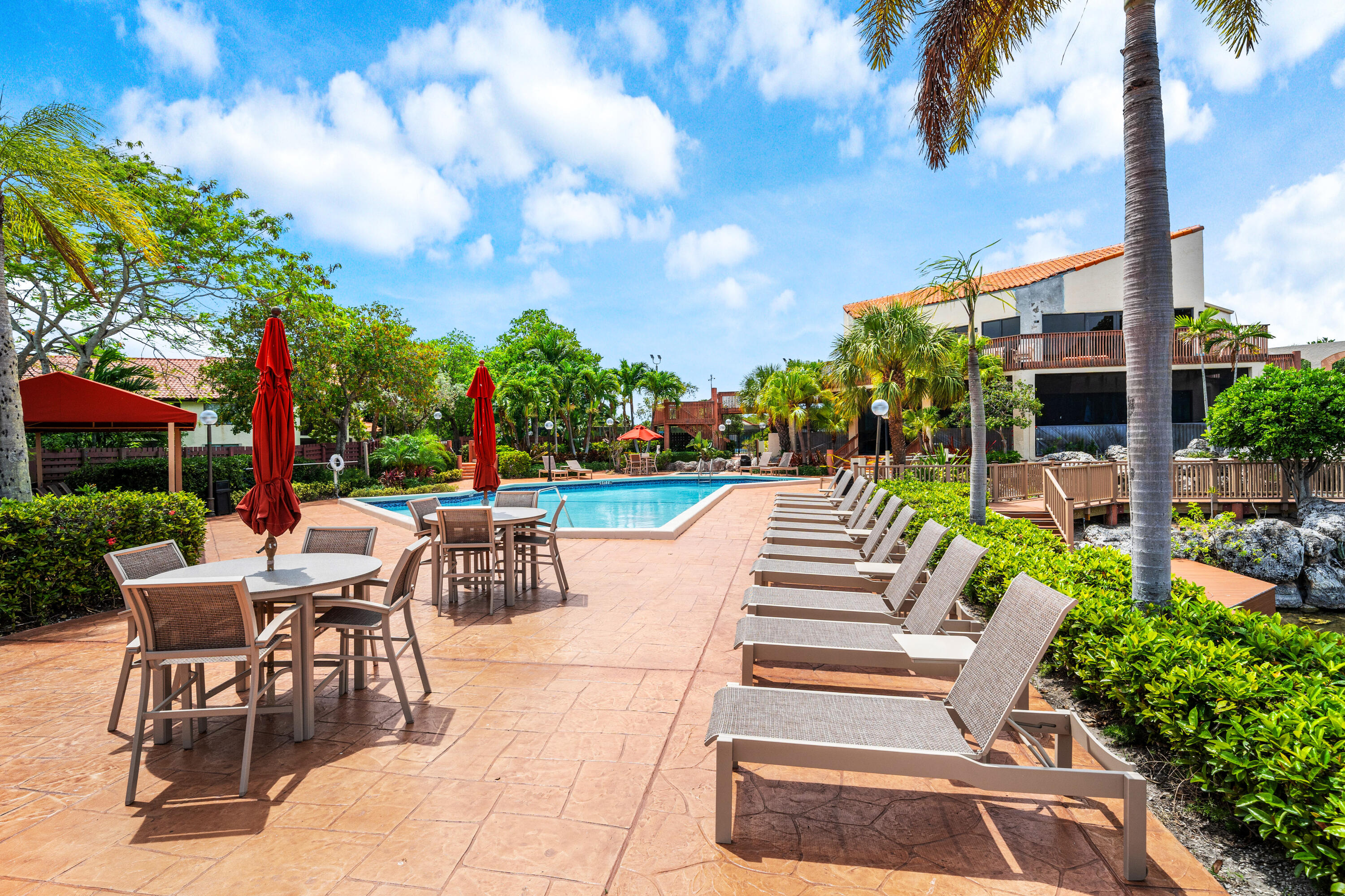 DIPLOMAT SQUARE CONDO - Residential Lease