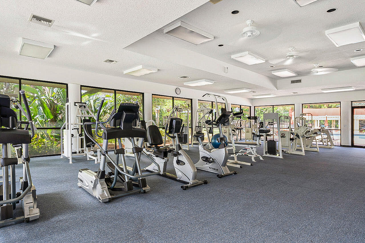 DIPLOMAT SQUARE CONDO - Residential Lease