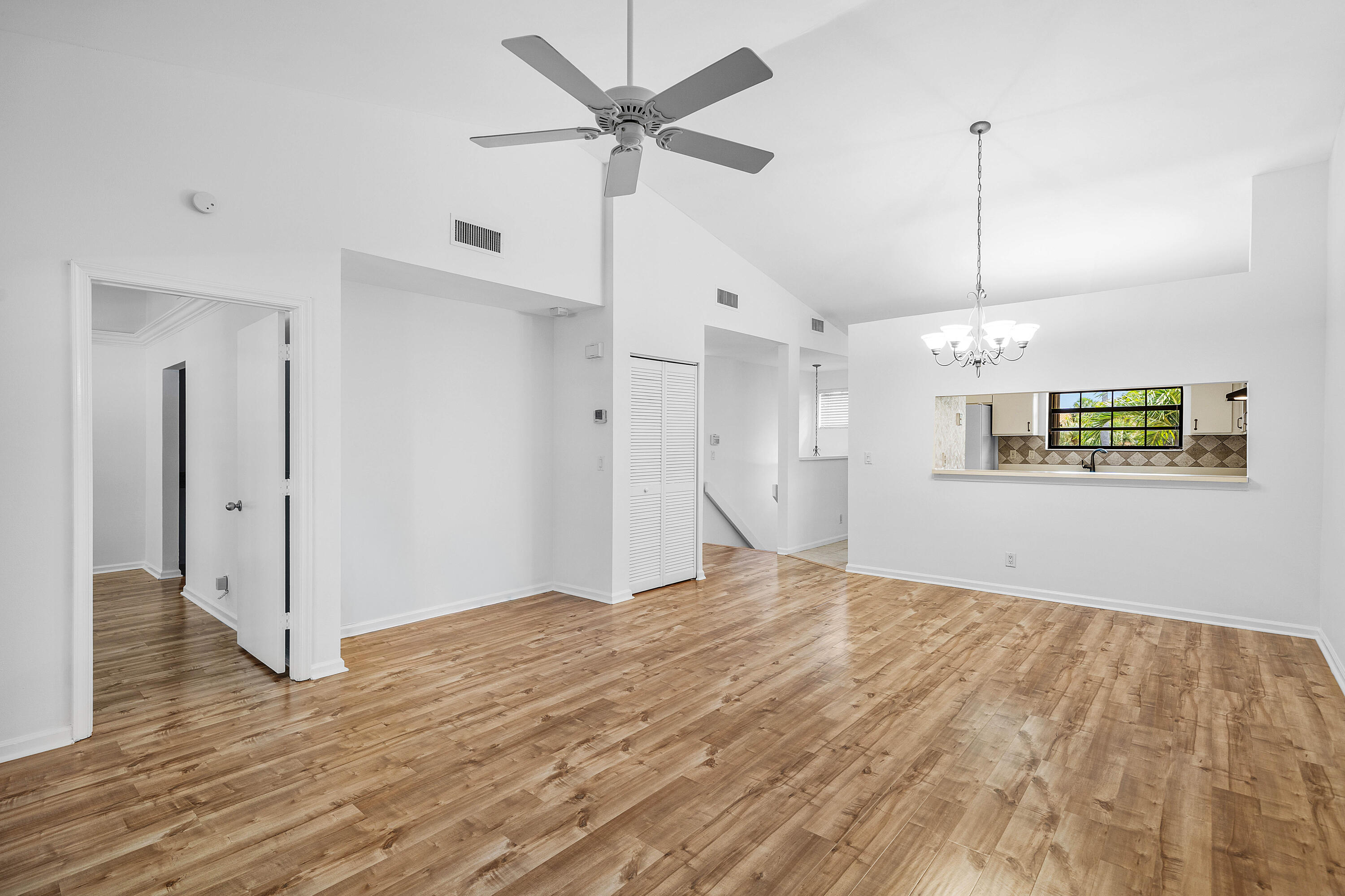 DIPLOMAT SQUARE CONDO - Residential Lease