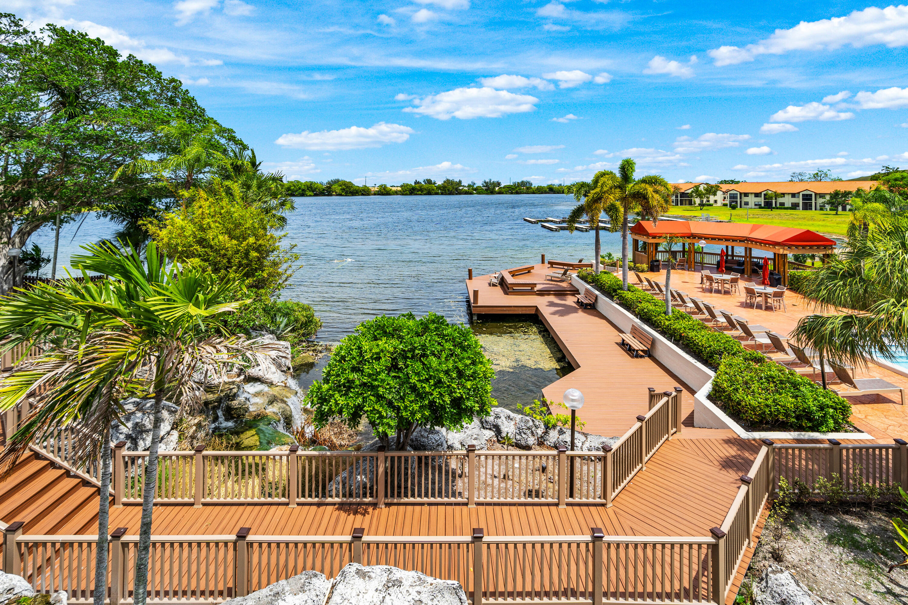DIPLOMAT SQUARE CONDO - Residential Lease