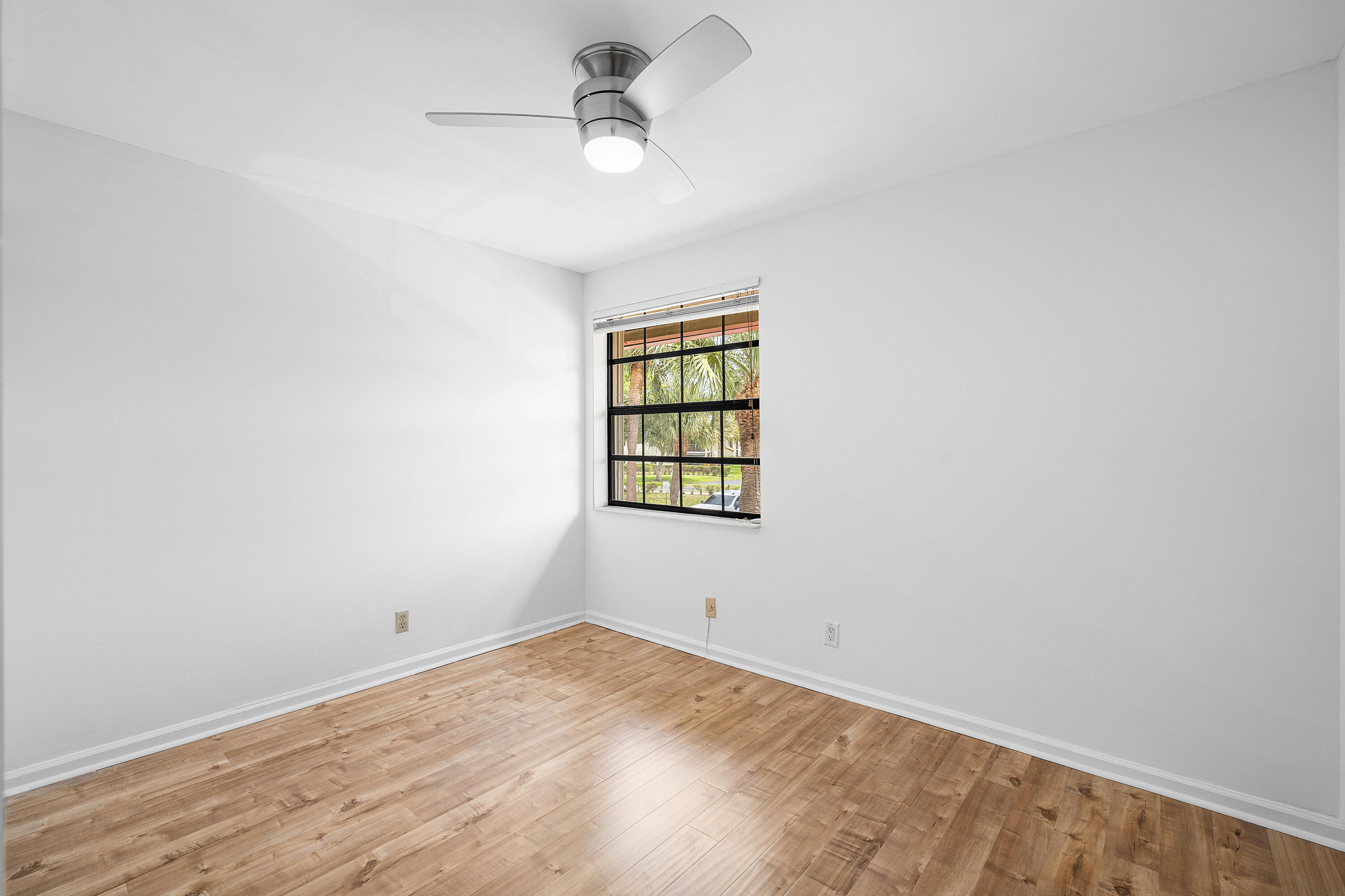 DIPLOMAT SQUARE CONDO - Residential Lease