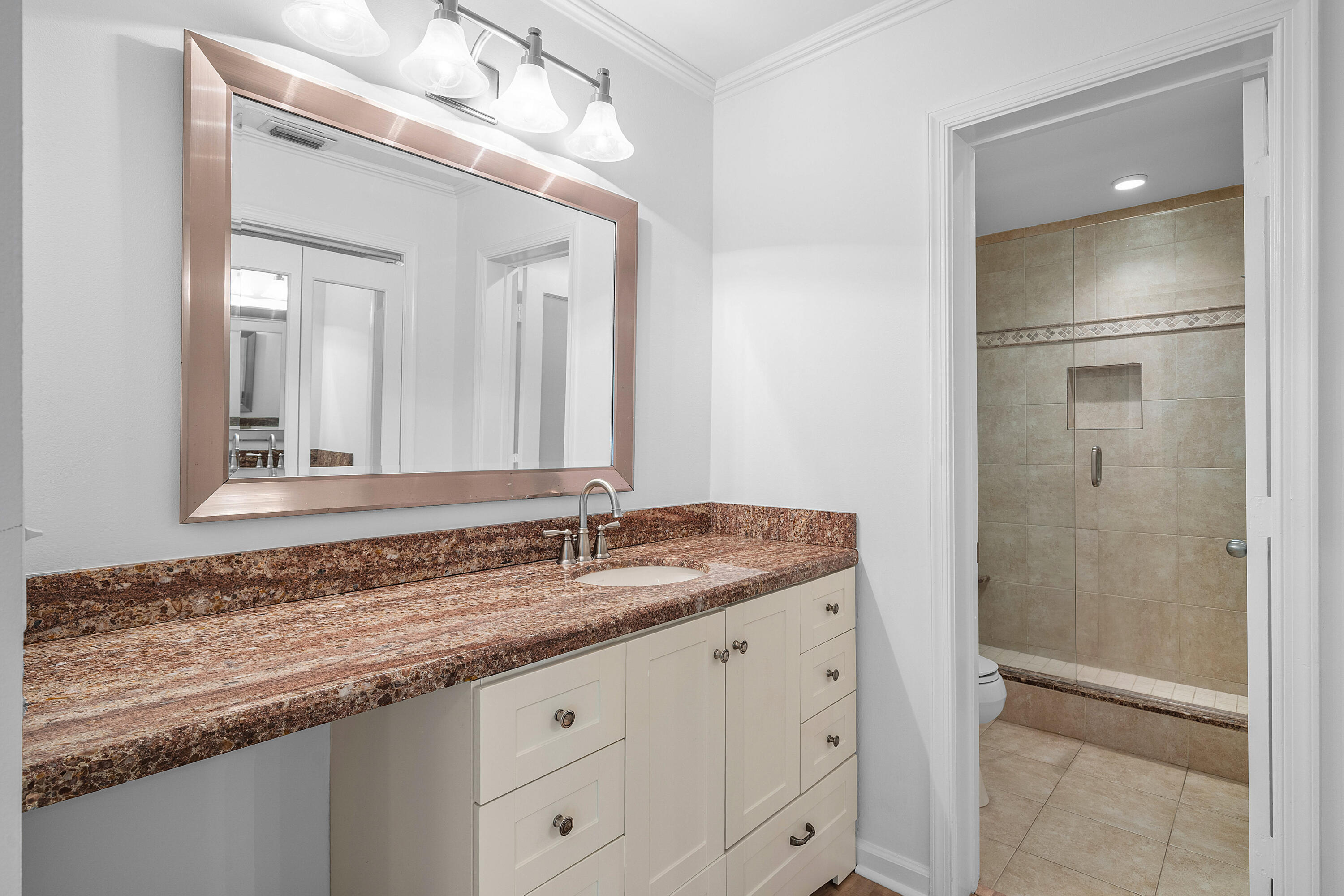 DIPLOMAT SQUARE CONDO - Residential Lease