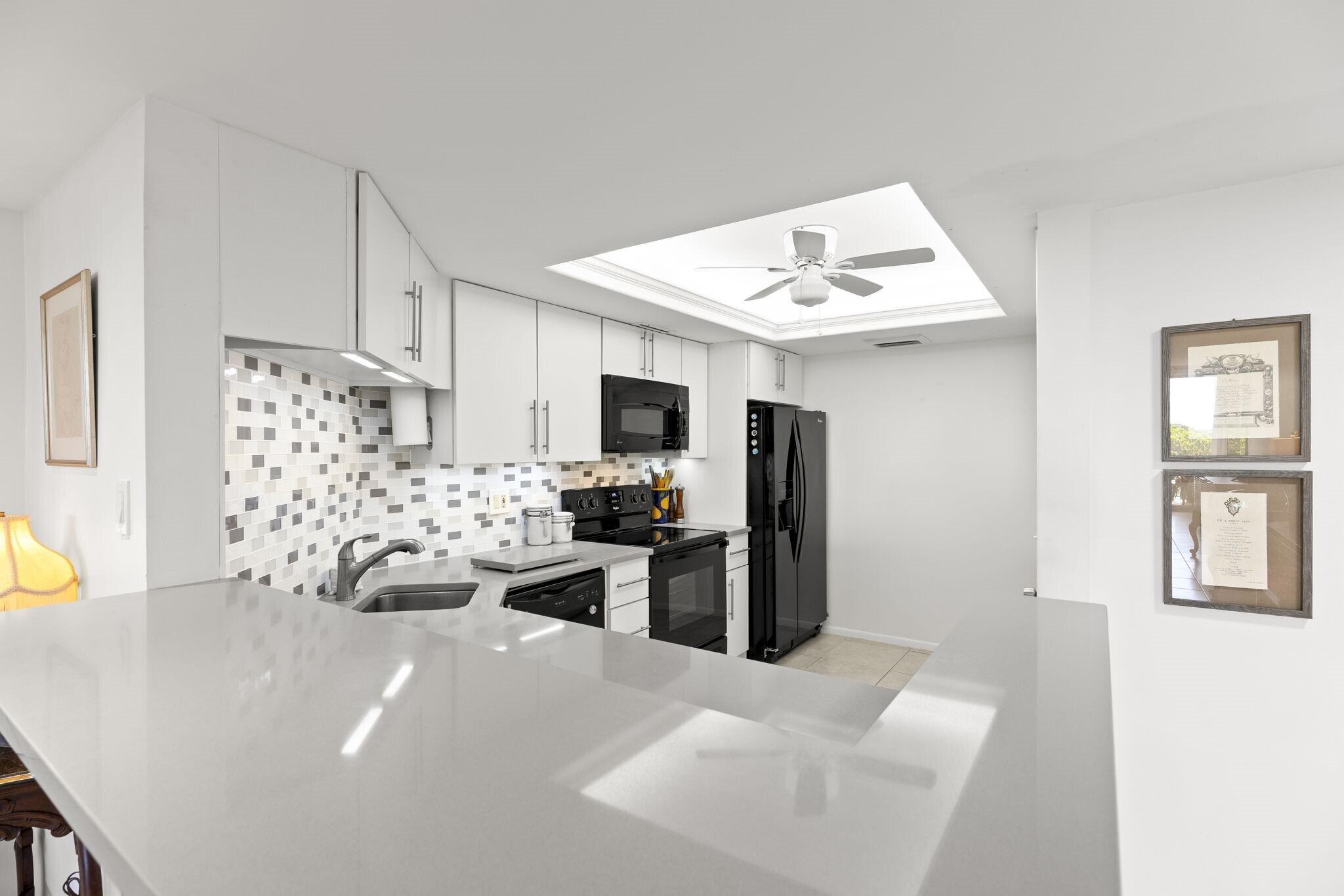 LANDS OF THE PRESIDENT CO - Residential Lease