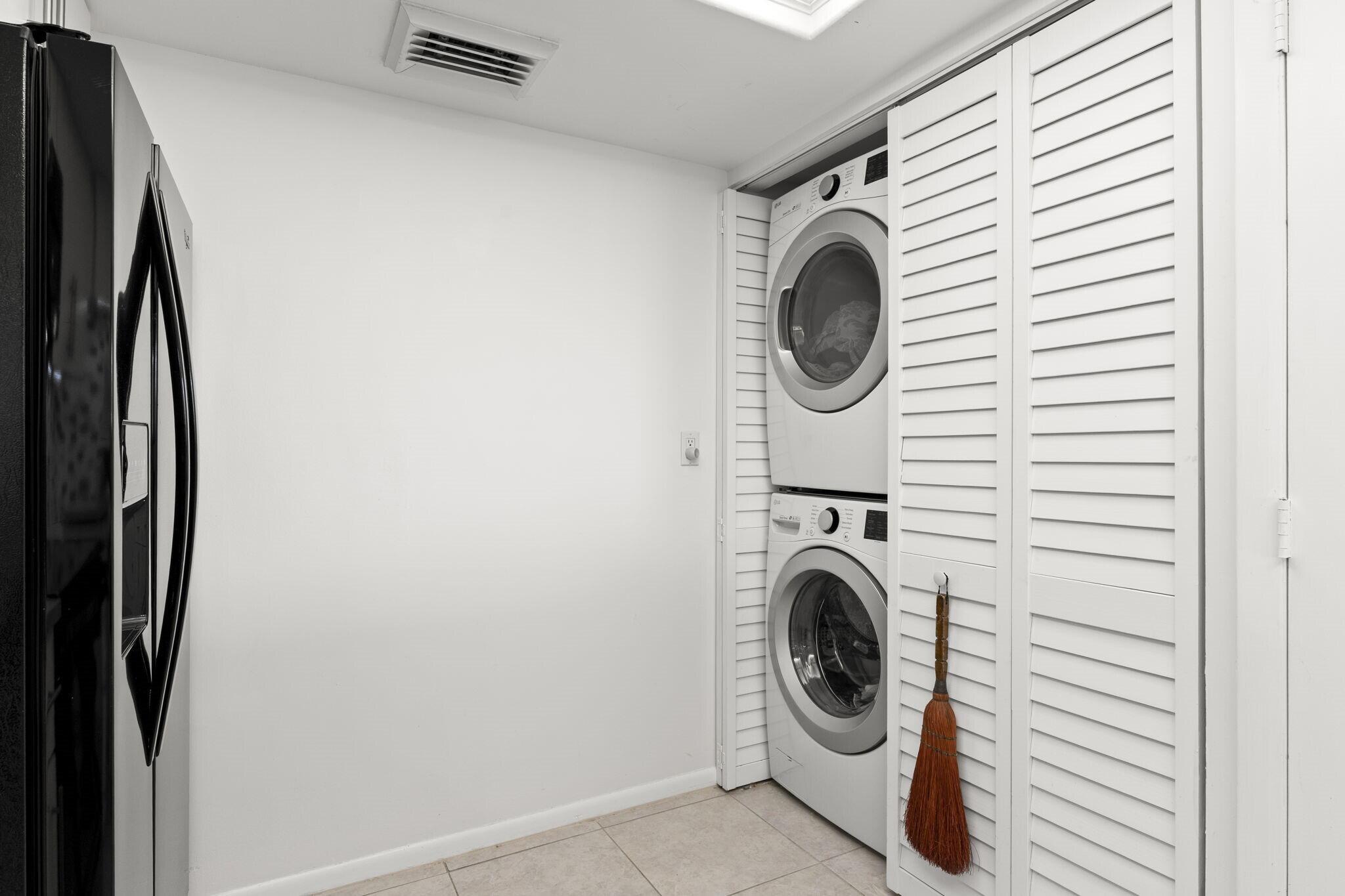 LANDS OF THE PRESIDENT CO - Residential Lease