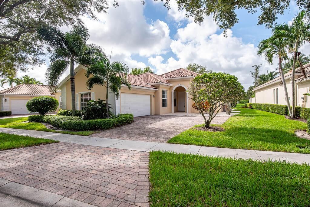 Photo of 8392 Dominica Place, Wellington, FL 33414 (MLS # R11131833)