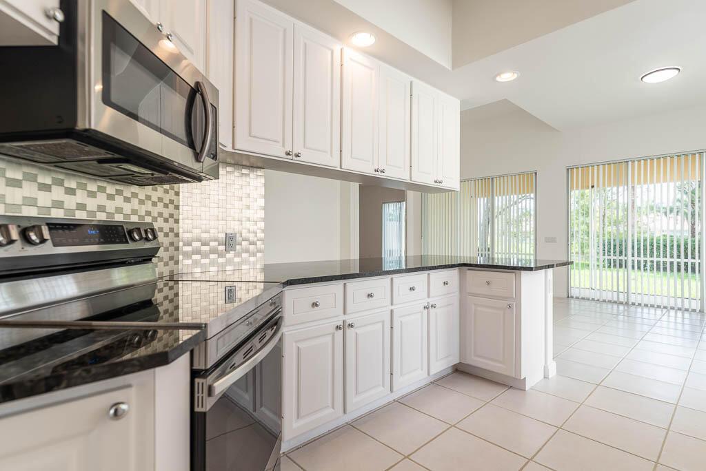 VILLAGEWALK OF WELLINGTON - Residential Lease