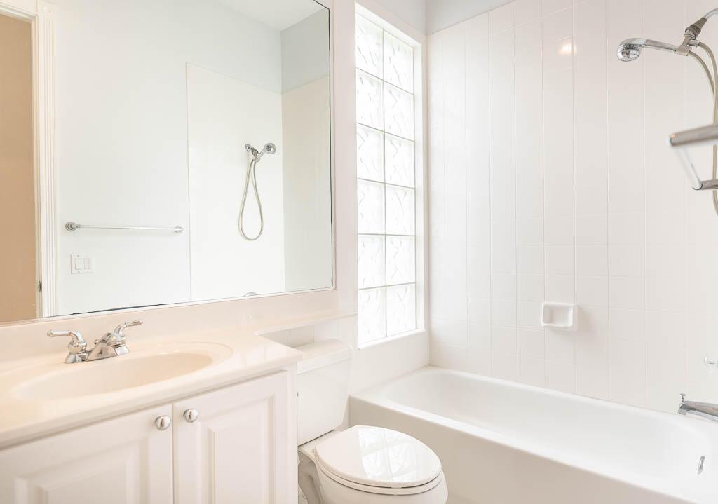 VILLAGEWALK OF WELLINGTON - Residential Lease