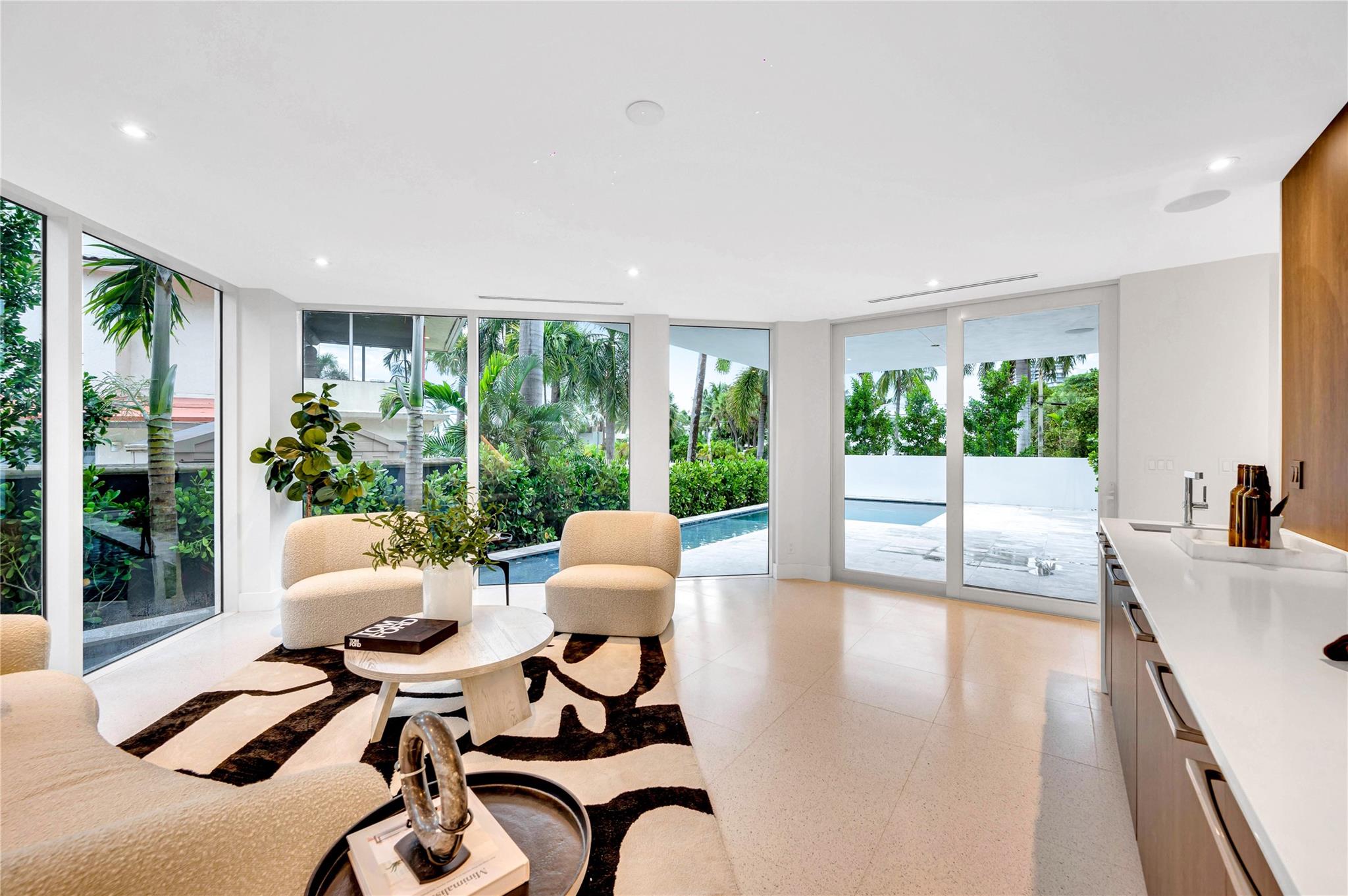 Lauderdale Beach 4-2 B - Residential