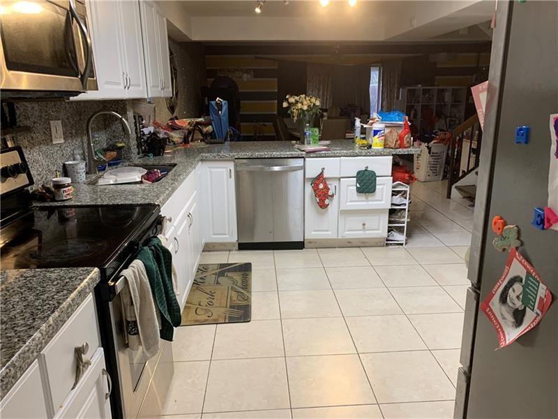 WIMBLEDON TOWNHOUSE II- - Residential