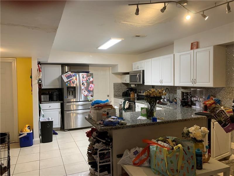 WIMBLEDON TOWNHOUSE II- - Residential