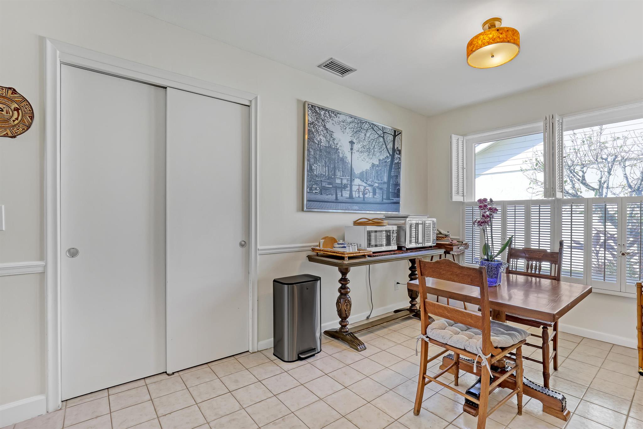 EASTPOINTE COUNTRY CLUB 8 - Residential Lease