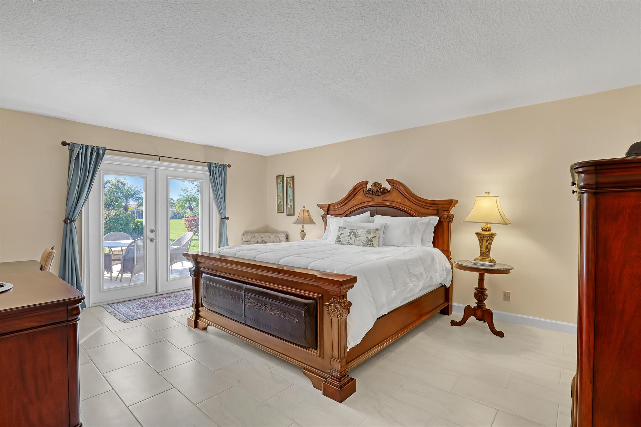 EASTPOINTE COUNTRY CLUB 8 - Residential Lease