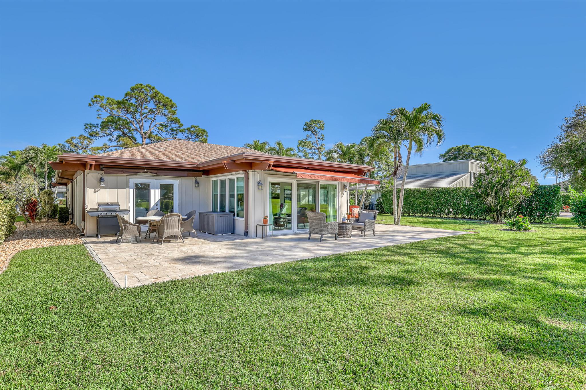 EASTPOINTE COUNTRY CLUB 8 - Residential Lease