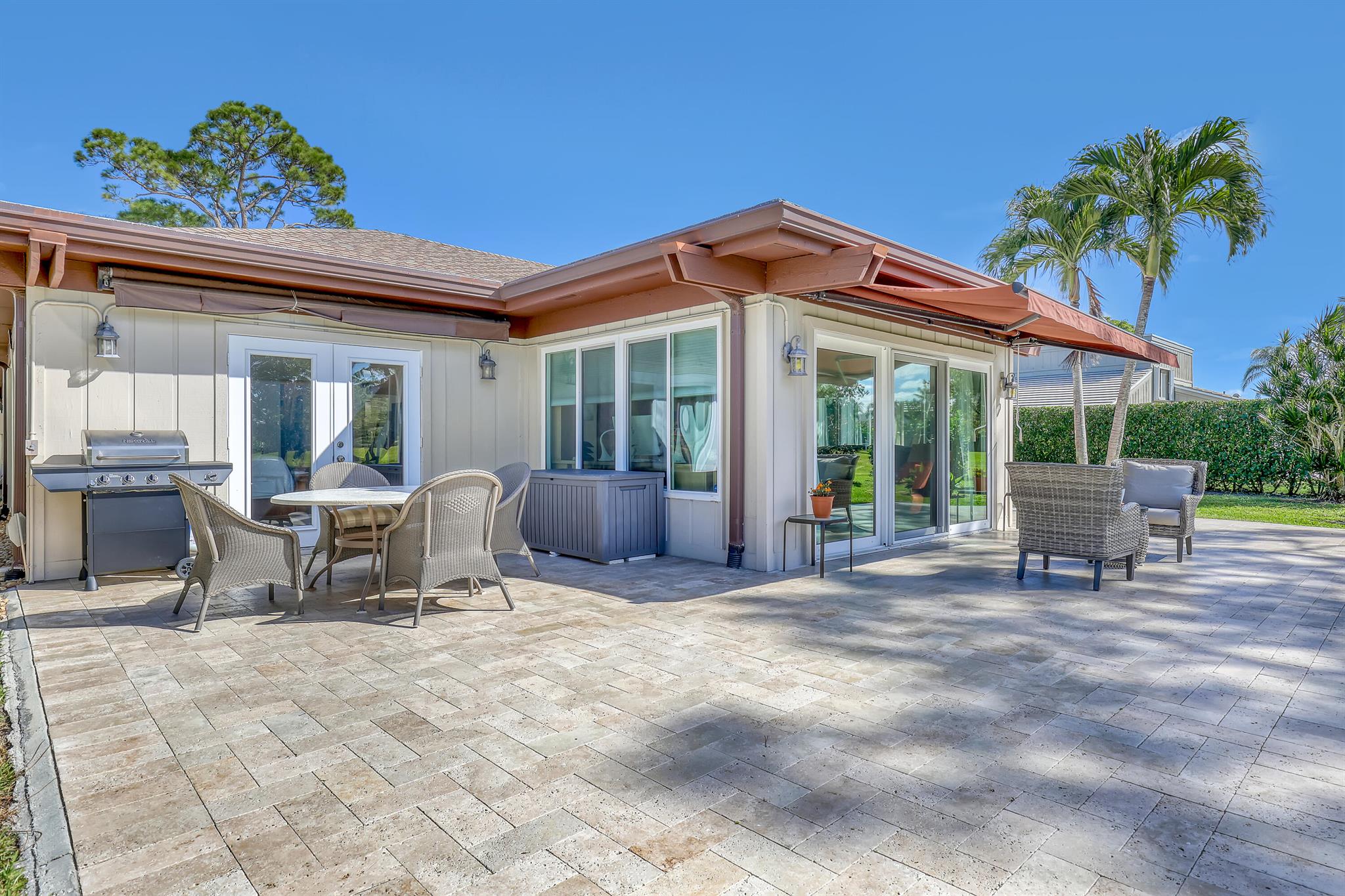 EASTPOINTE COUNTRY CLUB 8 - Residential Lease