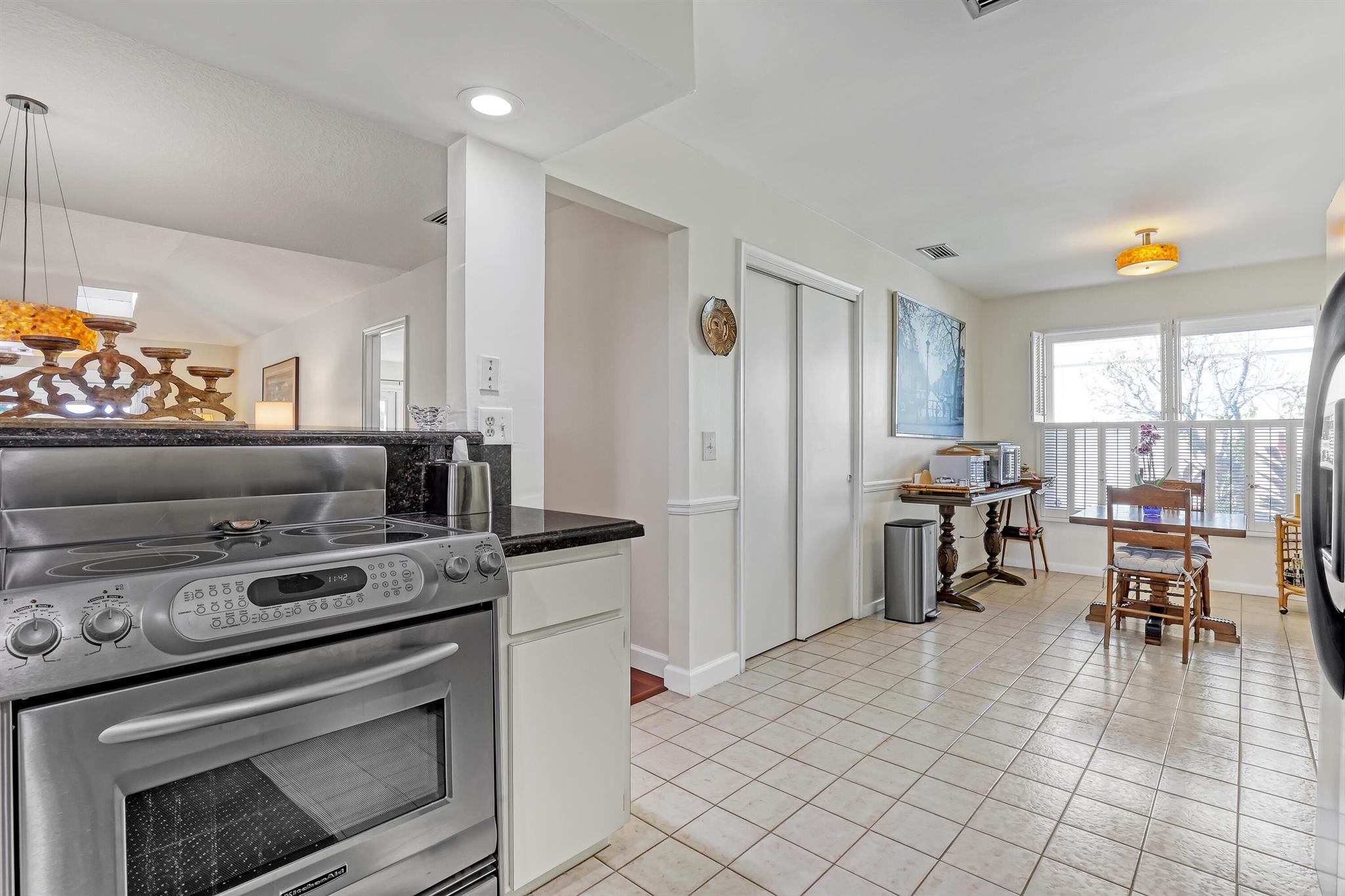 EASTPOINTE COUNTRY CLUB 8 - Residential Lease