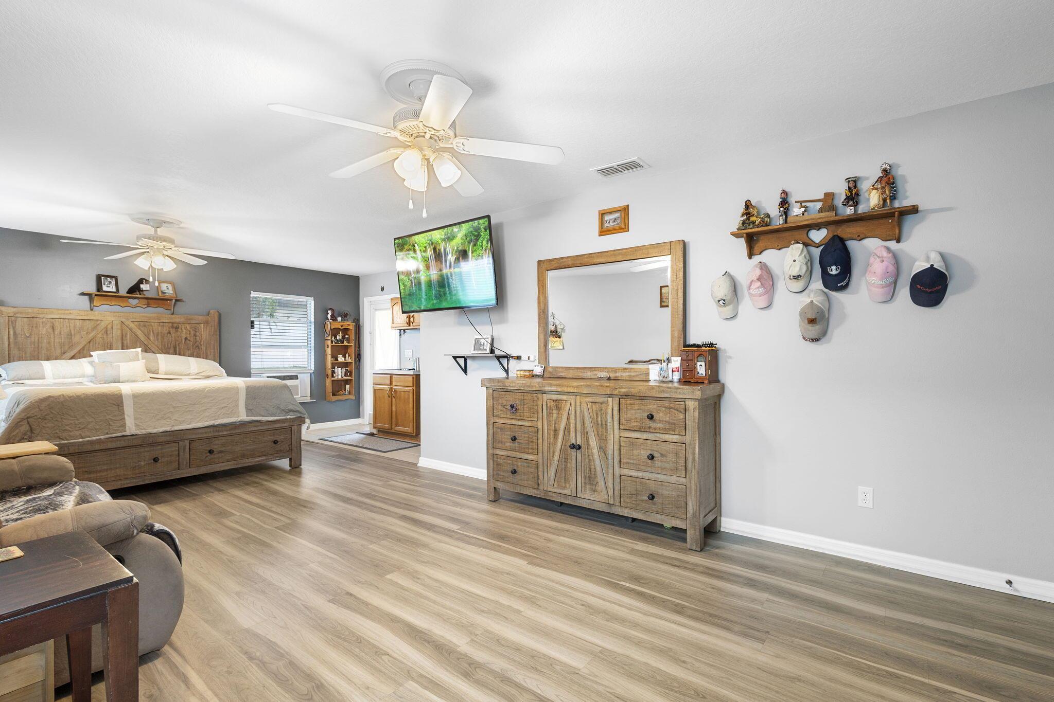 MAJESTIC OAKS SECOND ADDI - Residential