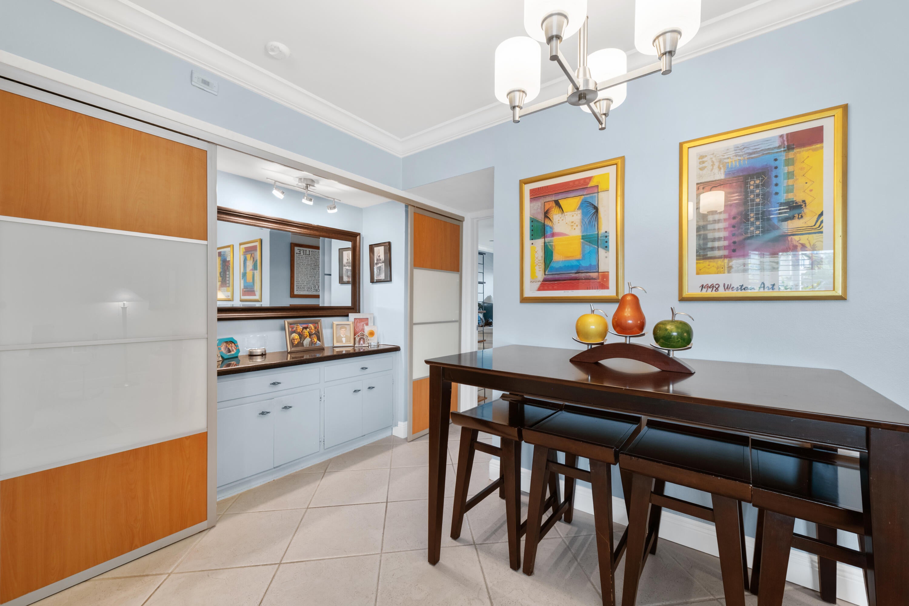 535 HENDRICKS Isle 106