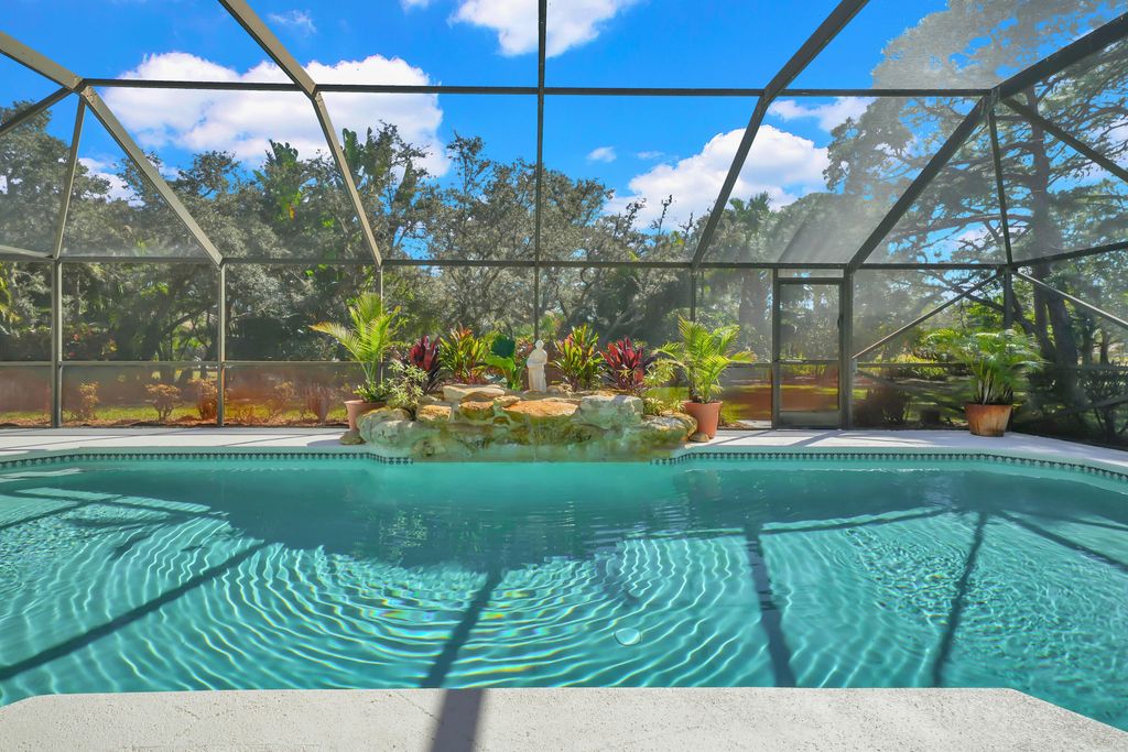 Photo of 18808 Falcon Way, Jupiter, FL 33458 (MLS # R11161227)