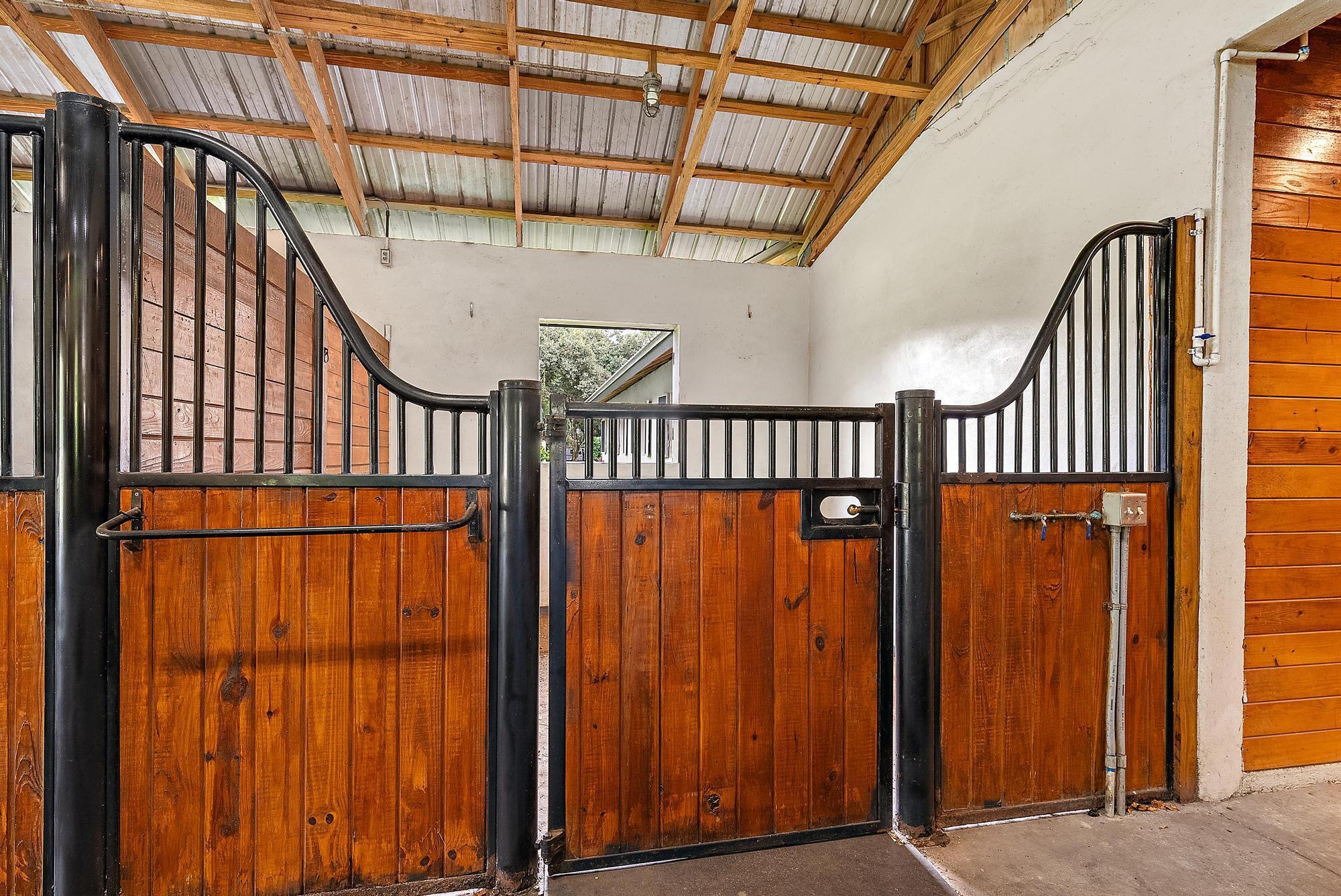 LOXAHATCHEE GROVES - Residential Lease