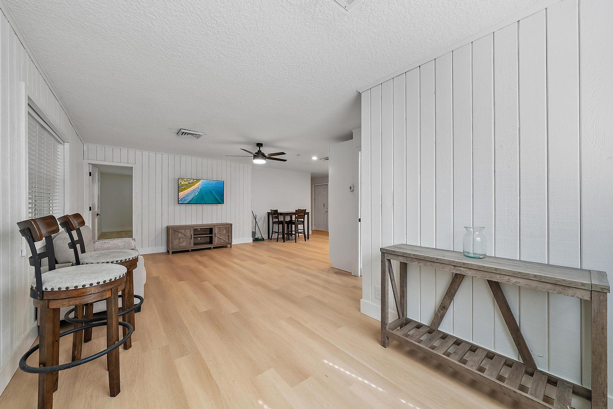 LOXAHATCHEE GROVES - Residential Lease