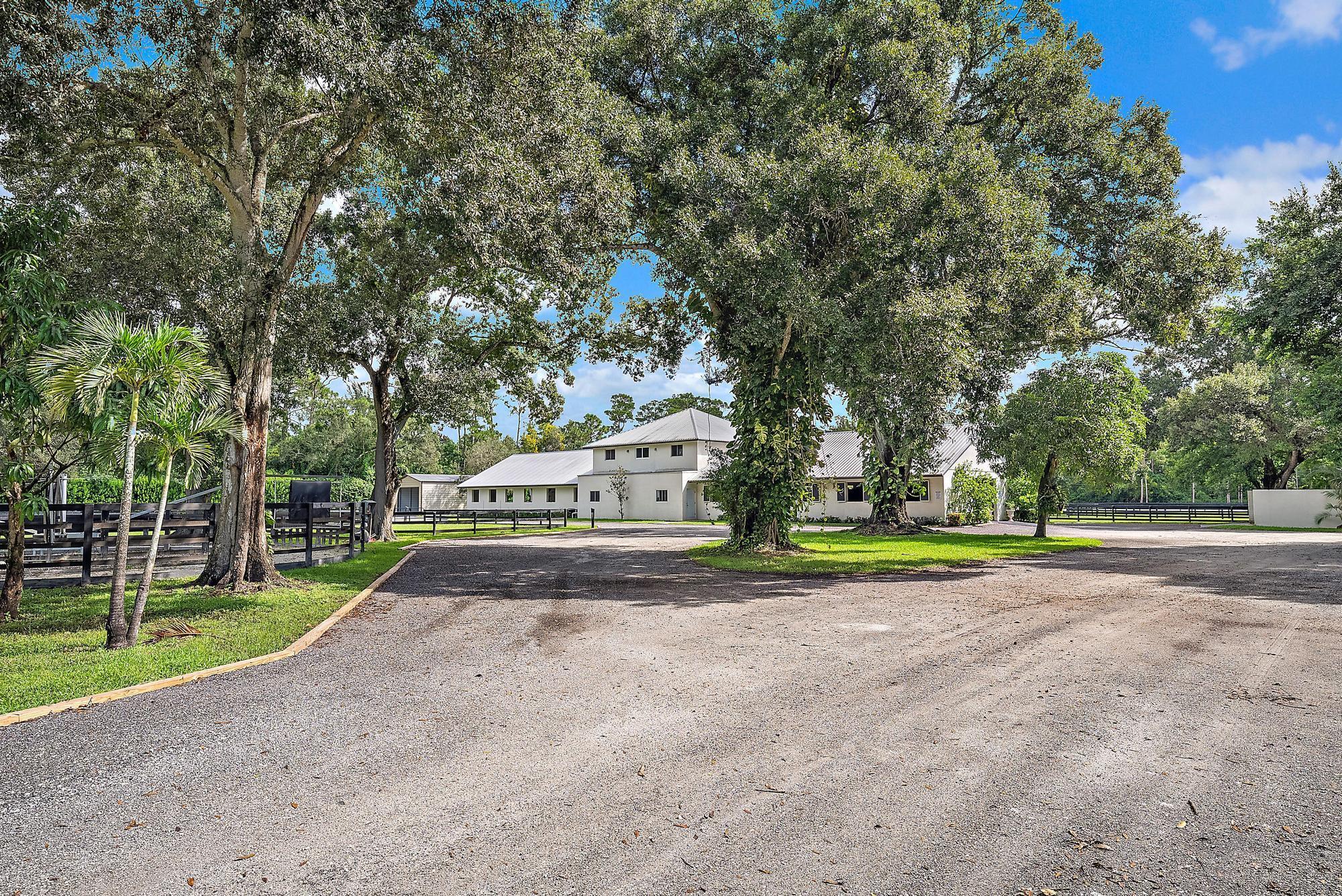 LOXAHATCHEE GROVES - Residential Lease