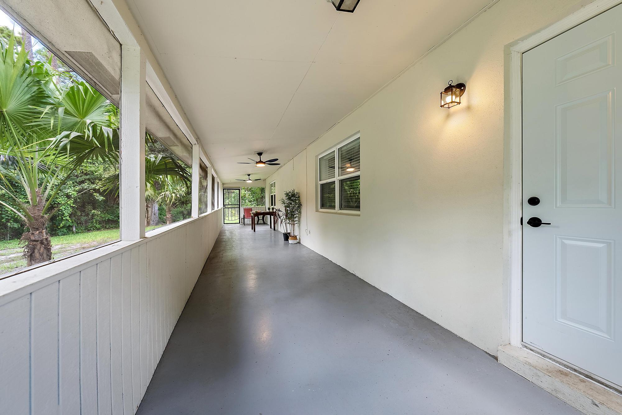 LOXAHATCHEE GROVES - Residential Lease