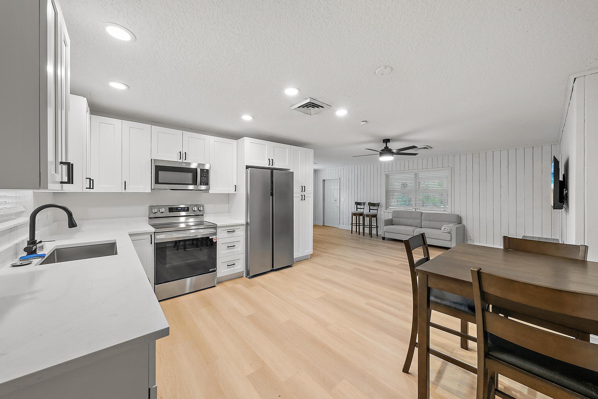 LOXAHATCHEE GROVES - Residential Lease