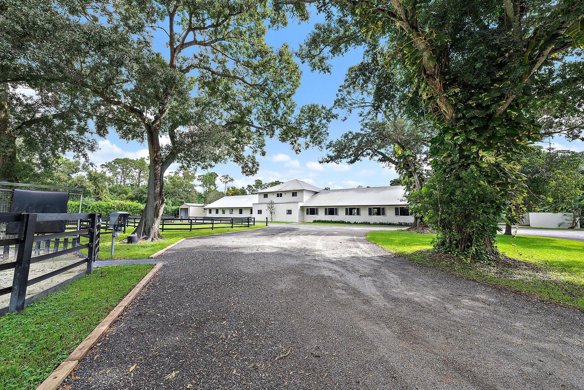 LOXAHATCHEE GROVES - Residential Lease